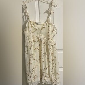 NWT.. WOMENS AND NOW THIS FLORAL RUFFLE DRESS